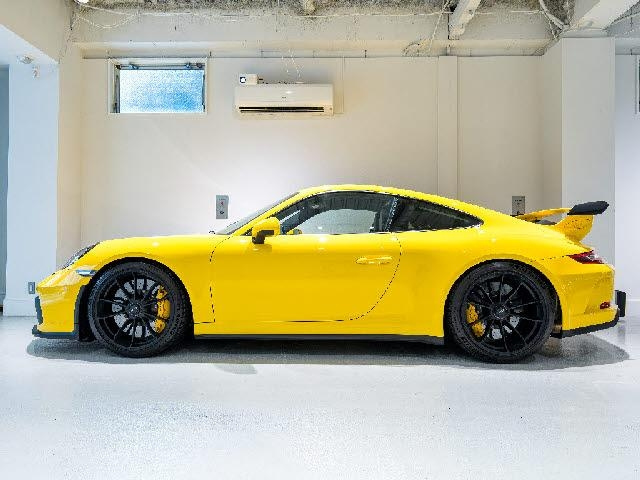 Import and buy PORSCHE 911 2018 from Japan to Nairobi, Kenya