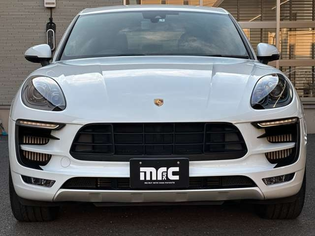 Import and buy PORSCHE MACAN 2017 from Japan to Nairobi, Kenya