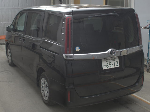 Import and buy TOYOTA NOAH 2021 from Japan to Nairobi, Kenya