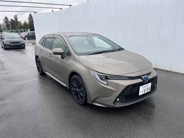 Import and buy TOYOTA COROLLA TOURING 2022 from Japan to Nairobi, Kenya