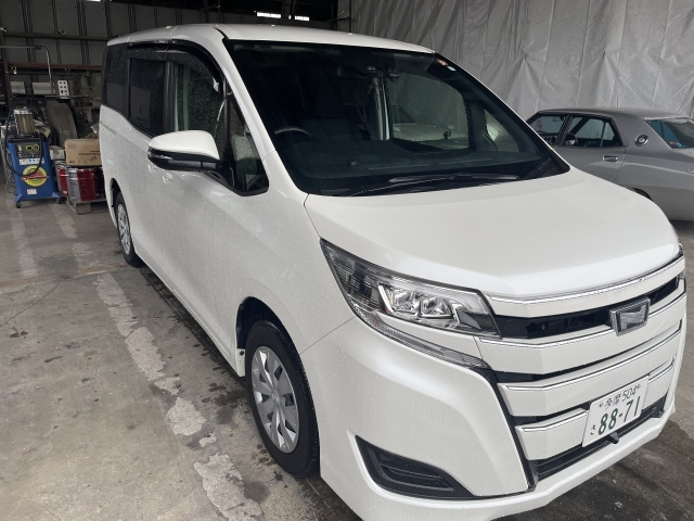 Import and buy TOYOTA NOAH 2021 from Japan to Nairobi, Kenya