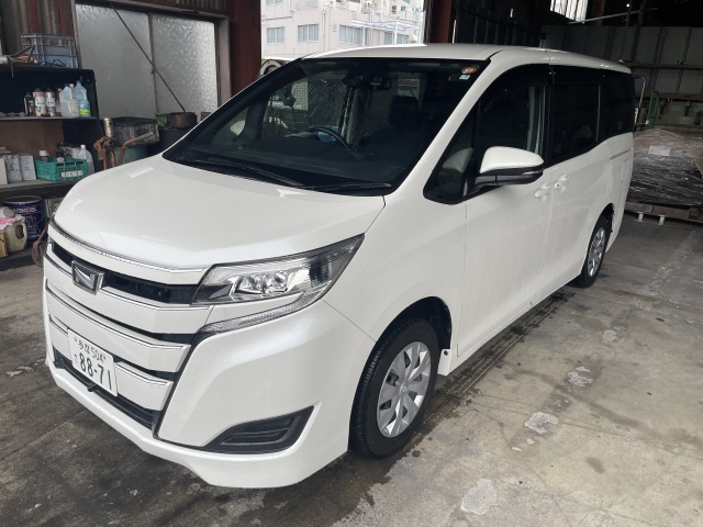 Import and buy TOYOTA NOAH 2021 from Japan to Nairobi, Kenya