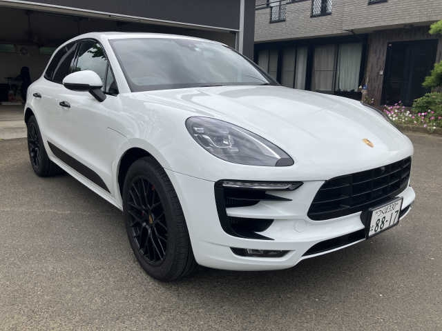 Import and buy PORSCHE MACAN 2018 from Japan to Nairobi, Kenya