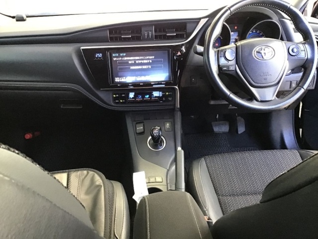 Import and buy TOYOTA AURIS 2017 from Japan to Nairobi, Kenya