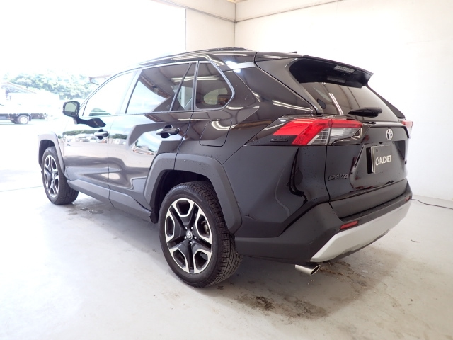 Import and buy TOYOTA RAV4 2021 from Japan to Nairobi, Kenya