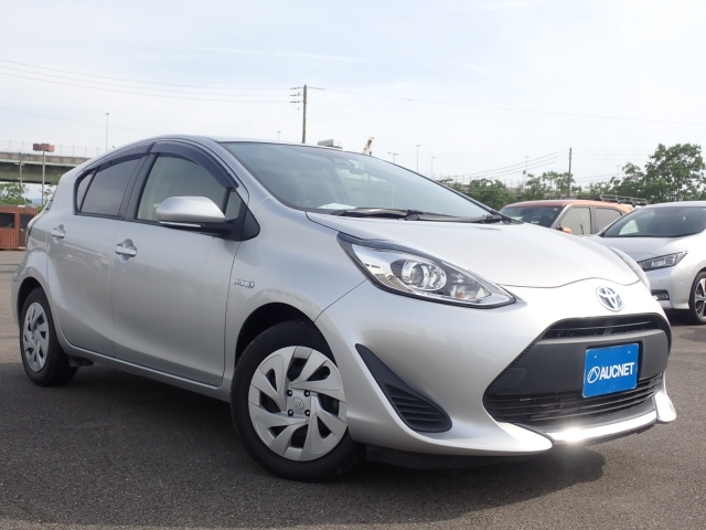 Import and buy TOYOTA AQUA 2019 from Japan to Nairobi, Kenya