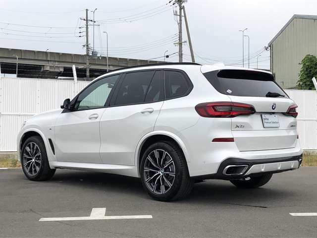 Import and buy BMW X5 SERIES 2021 from Japan to Nairobi, Kenya