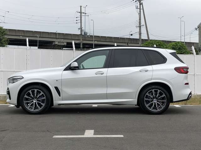 Import and buy BMW X5 SERIES 2021 from Japan to Nairobi, Kenya