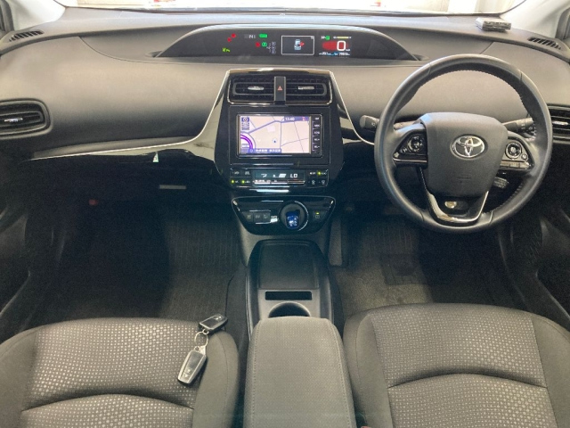 Import and buy TOYOTA PRIUS 2019 from Japan to Nairobi, Kenya