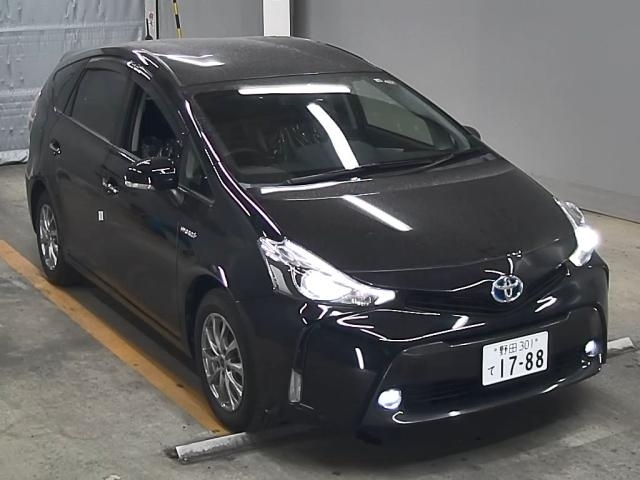 Toyota prius alpha 2016