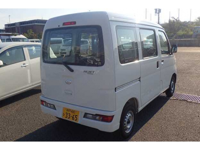 Import and buy DAIHATSU HIJET VAN 2018 from Japan to Nairobi, Kenya