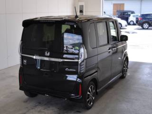 Import and buy HONDA N BOX 2018 from Japan to Nairobi, Kenya