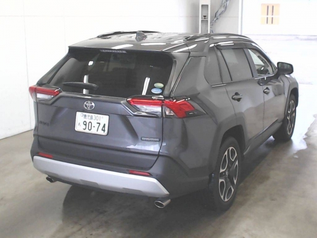 Import and buy TOYOTA RAV4 2020 from Japan to Nairobi, Kenya