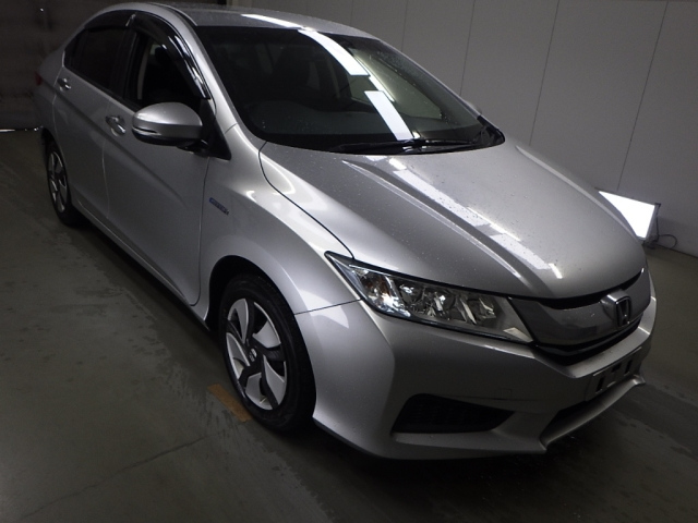 Import and buy HONDA GRACE 2017 from Japan to Nairobi, Kenya