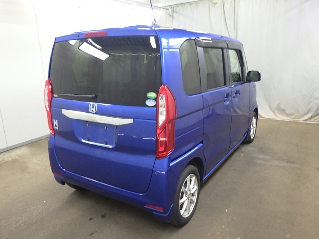 Import and buy HONDA N BOX 2019 from Japan to Nairobi, Kenya