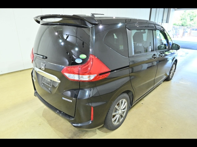 Import and buy HONDA FREED 2017 from Japan to Nairobi, Kenya