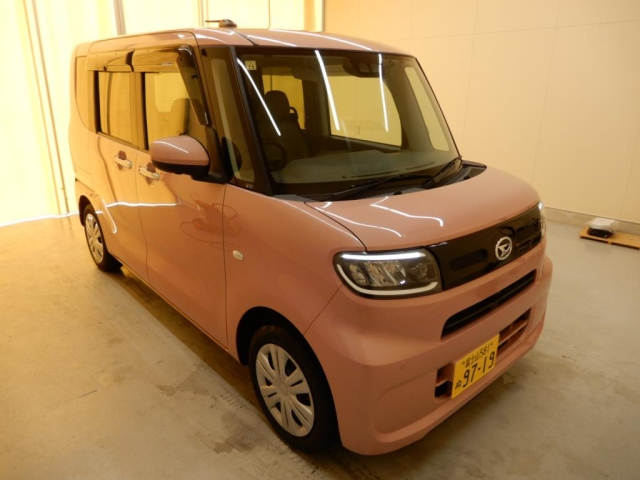 Import and buy DAIHATSU TANTO 2020 from Japan to Nairobi, Kenya