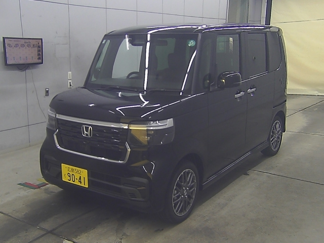 Import and buy HONDA N BOX 2024 from Japan to Nairobi, Kenya