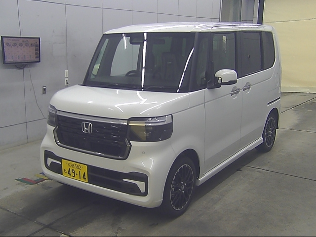 Import and buy HONDA N BOX 2024 from Japan to Nairobi, Kenya