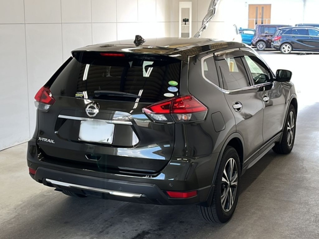 Import and buy NISSAN X-TRAIL 2018 from Japan to Nairobi, Kenya