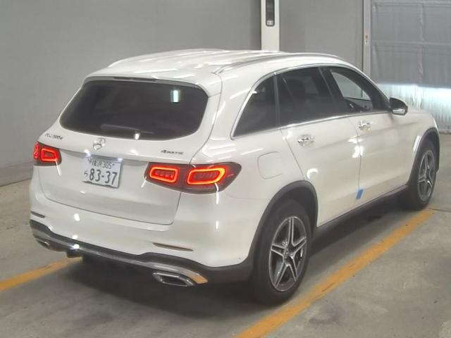 Import and buy MERCEDES BENZ GLC CLASS 2019 from Japan to Nairobi, Kenya