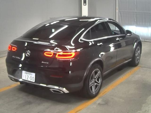 Import and buy MERCEDES BENZ GLC CLASS 2021 from Japan to Nairobi, Kenya