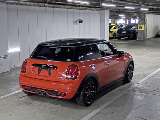 Import and buy BMW MINI 2019 from Japan to Nairobi, Kenya