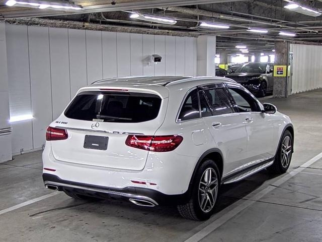 Import and buy MERCEDES BENZ GLC CLASS 2017 from Japan to Nairobi, Kenya