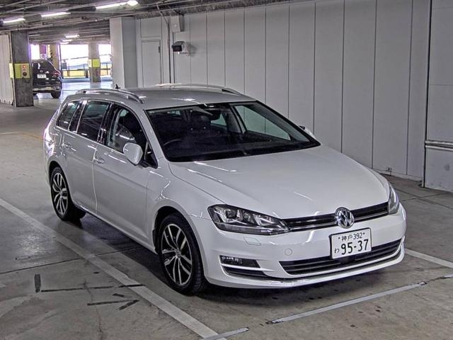 Import and buy VOLKSWAGEN GOLF VARIANT 2017 from Japan to Nairobi, Kenya