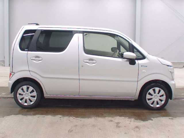 Import and buy SUZUKI WAGON R 2017 from Japan to Nairobi, Kenya