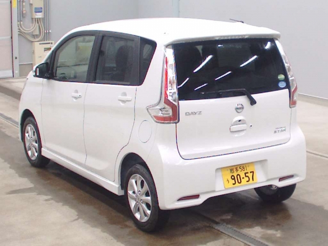 Import and buy NISSAN DAYZ 2018 from Japan to Nairobi, Kenya