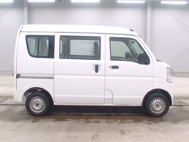 Import and buy NISSAN CLIPPER VAN 2017 from Japan to Nairobi, Kenya