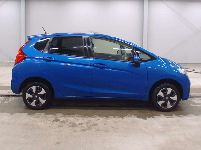 Import and buy HONDA FIT 2018 from Japan to Nairobi, Kenya