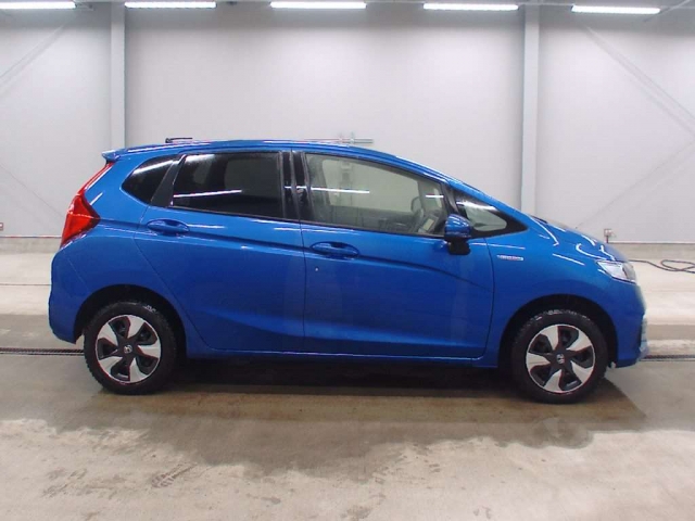 Import and buy HONDA FIT 2018 from Japan to Nairobi, Kenya