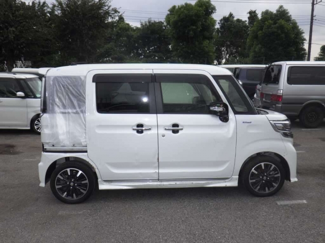 Import and buy SUZUKI SPACIA 2018 from Japan to Nairobi, Kenya