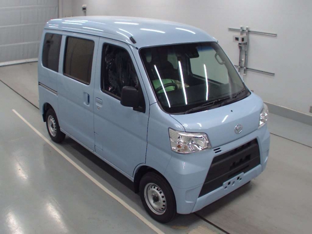 Import and buy DAIHATSU HIJET VAN 2018 from Japan to Nairobi, Kenya