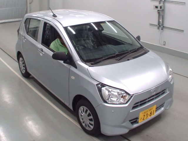 Import and buy DAIHATSU MIRA E S 2017 from Japan to Nairobi, Kenya