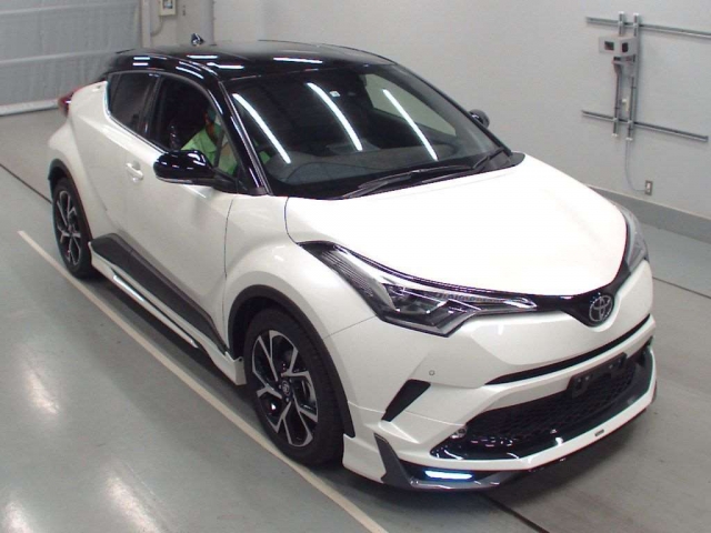 Import and buy TOYOTA C-HR 2018 from Japan to Nairobi, Kenya