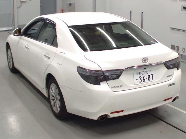 Import and buy TOYOTA MARKX 2017 from Japan to Nairobi, Kenya