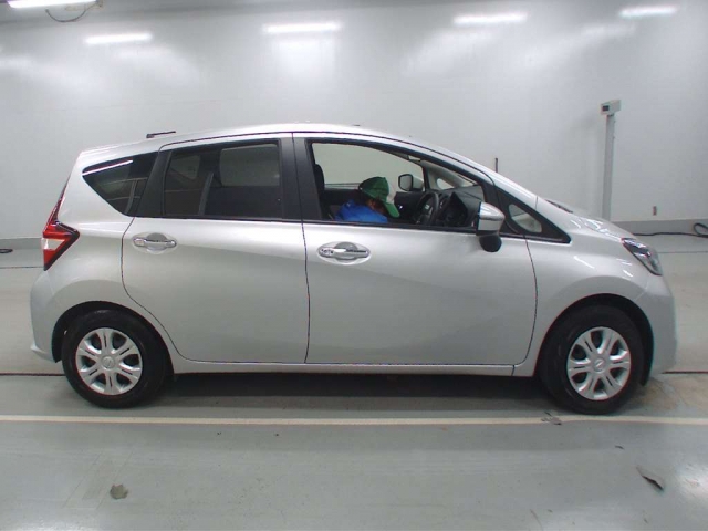 Import and buy NISSAN NOTE 2018 from Japan to Nairobi, Kenya