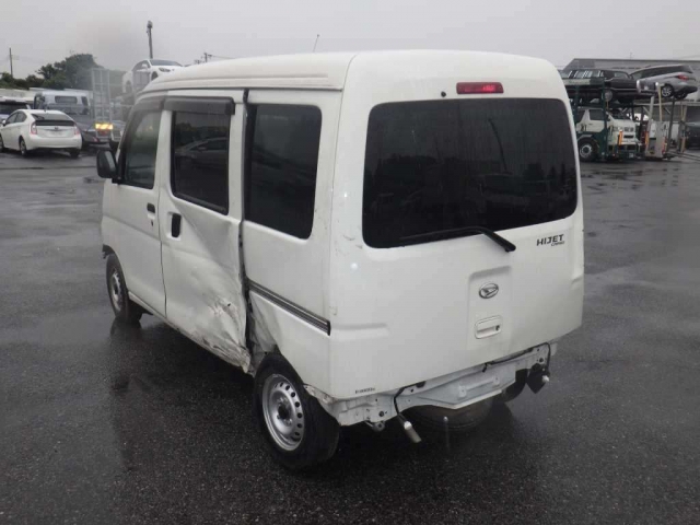 Import and buy DAIHATSU HIJET VAN 2017 from Japan to Nairobi, Kenya