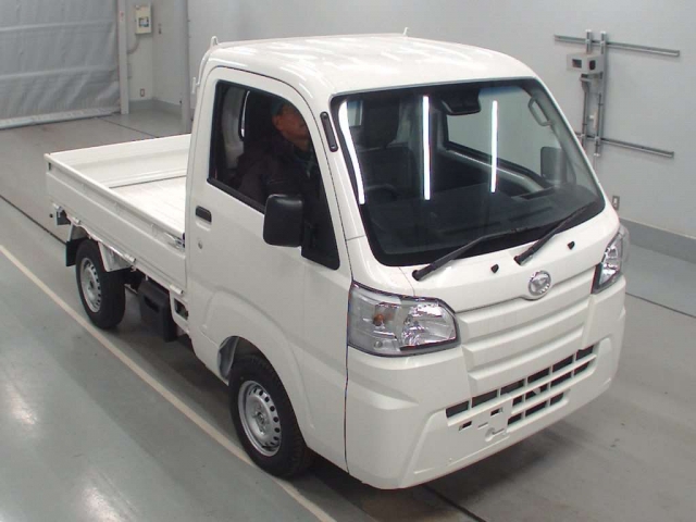 Import and buy DAIHATSU HIJET TRUCK 2018 from Japan to Nairobi, Kenya