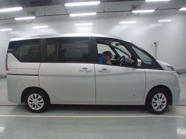 Import and buy NISSAN SERENA 2018 from Japan to Nairobi, Kenya