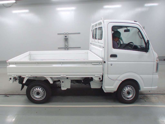 Import and buy SUZUKI CARRY TRUCK 2018 from Japan to Nairobi, Kenya