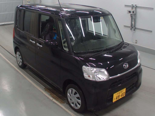 Import and buy DAIHATSU TANTO 2018 from Japan to Nairobi, Kenya