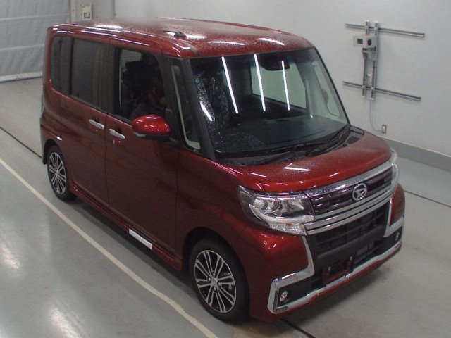 Import and buy DAIHATSU TANTO 2018 from Japan to Nairobi, Kenya