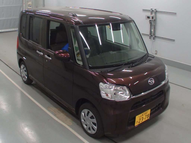 Import and buy DAIHATSU TANTO 2018 from Japan to Nairobi, Kenya