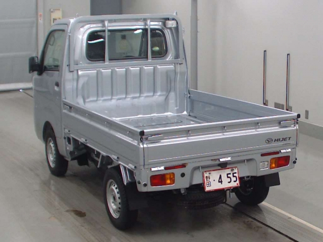 Import and buy DAIHATSU HIJET TRUCK 2018 from Japan to Nairobi, Kenya