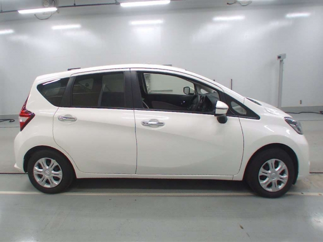 Import and buy NISSAN NOTE 2018 from Japan to Nairobi, Kenya