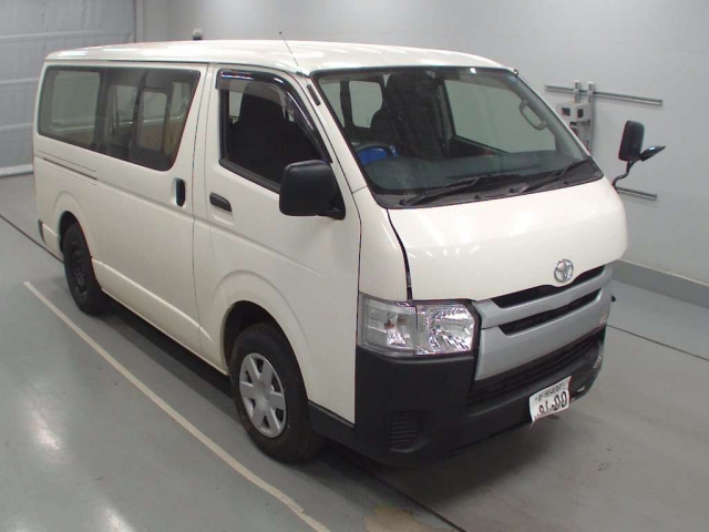 Import and buy TOYOTA HIACE VAN 2018 from Japan to Nairobi, Kenya